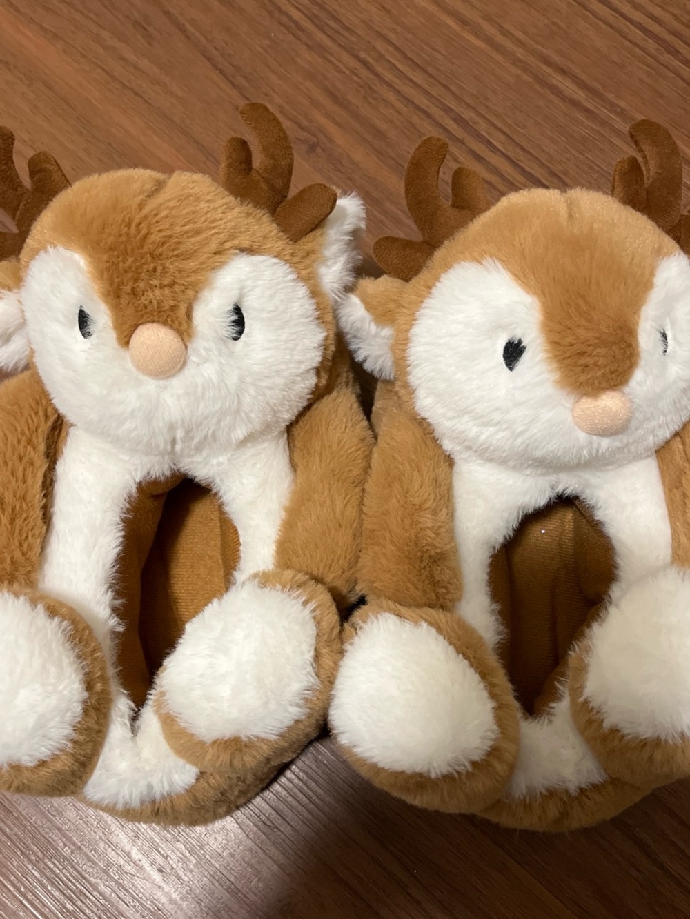 Women's Plush Reindeer Slippers - Brown & White